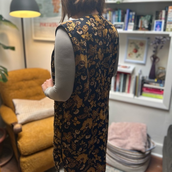 Vintage Vest flowery and beaded - Picture 4 of 8